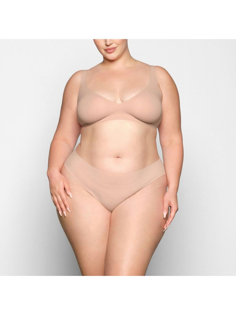 SKIMS NWT Naked Plunge Bra - S - Picture 1 of 3